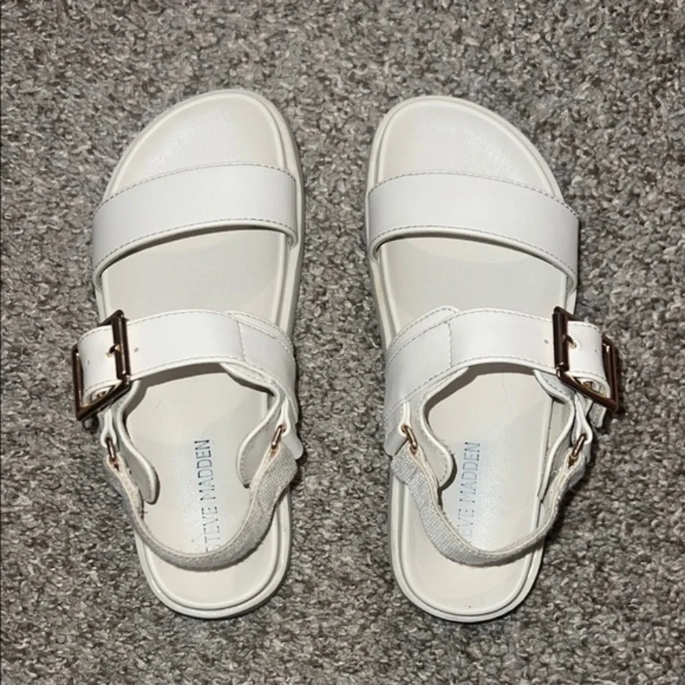 Steve Madden White Open Toe Sandals with Adjustable Straps